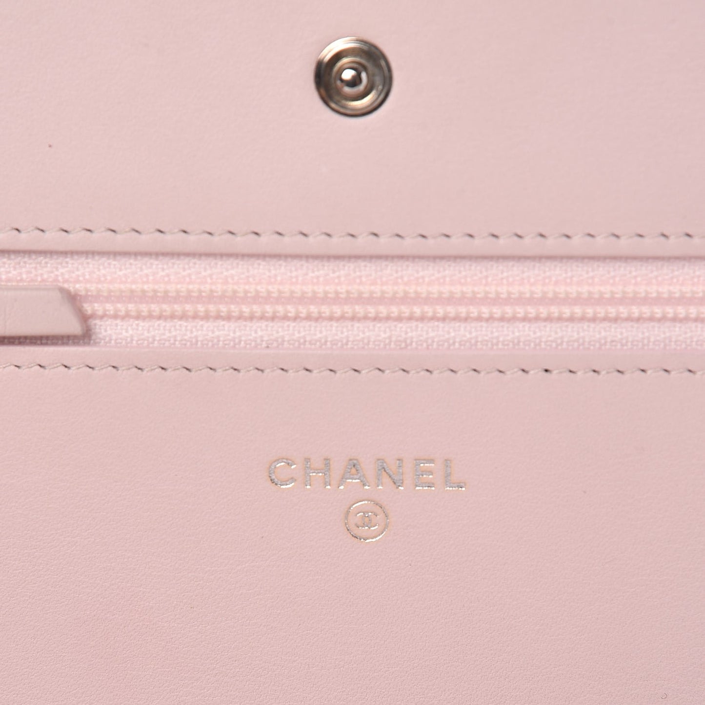 Woven Straw Deauville Wallet on Chain Pink