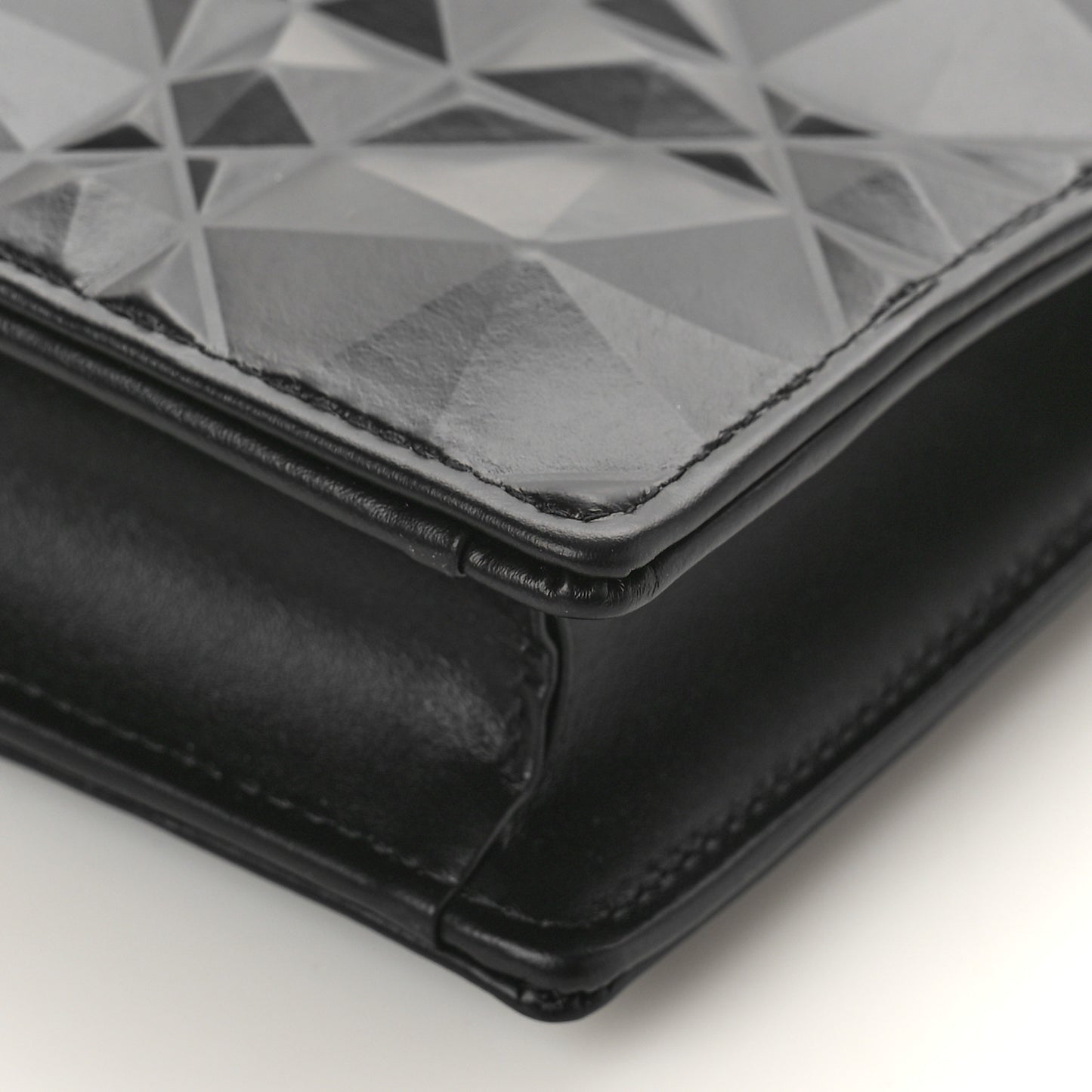 Calfskin Macrocannage Diamond Caro Zipped Pouch With Chain Black