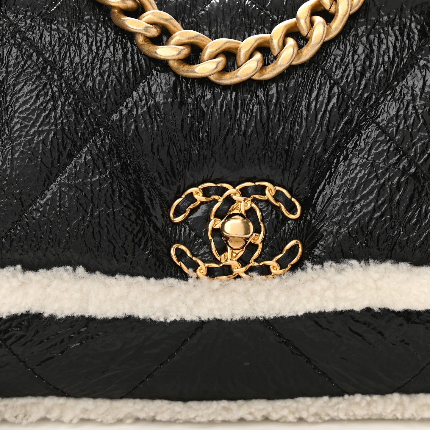 Crumpled Calfskin Shearling Sheepskin Quilted Medium Chanel 19 Flap Black