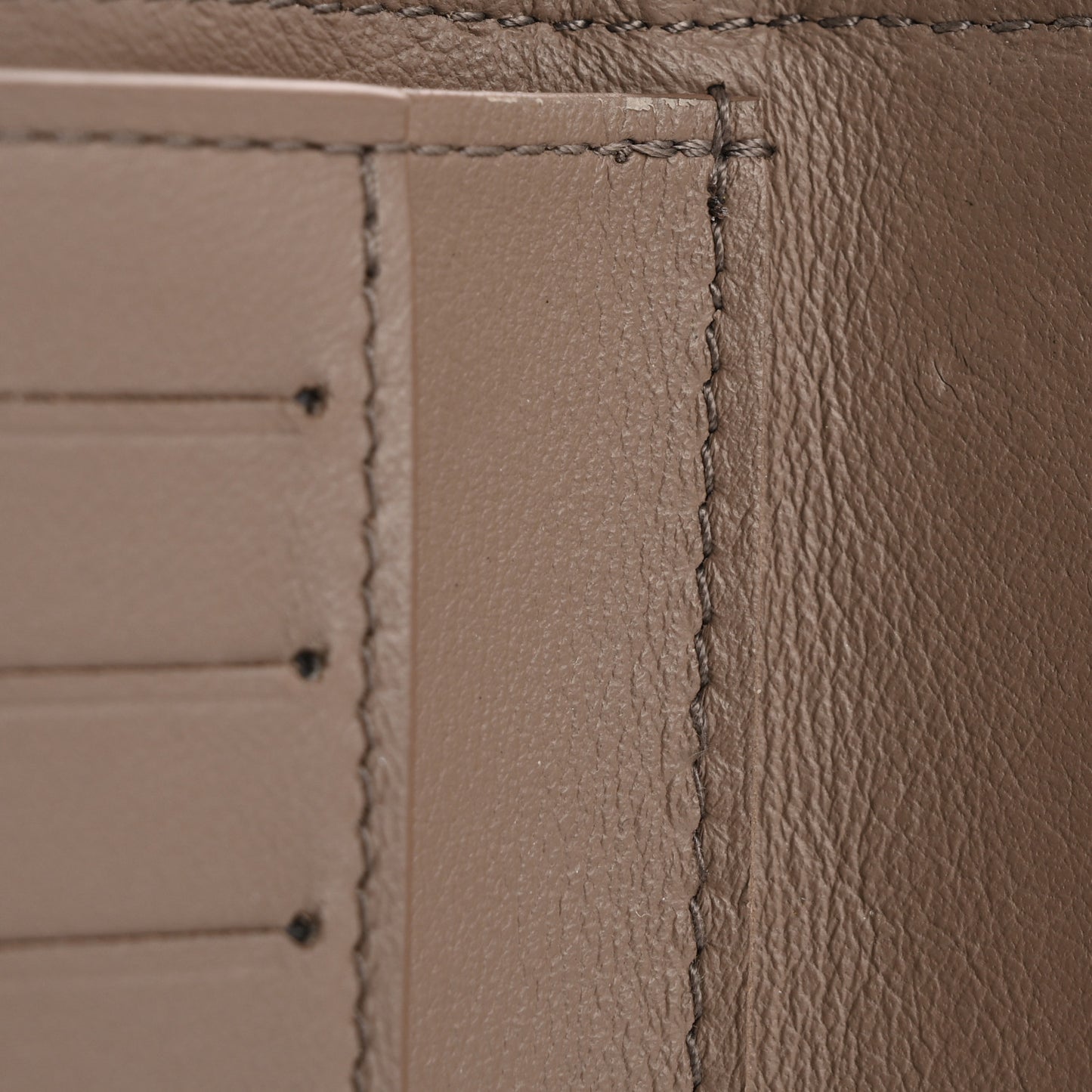Taurillon Capucines Compact Wallet Magnolia