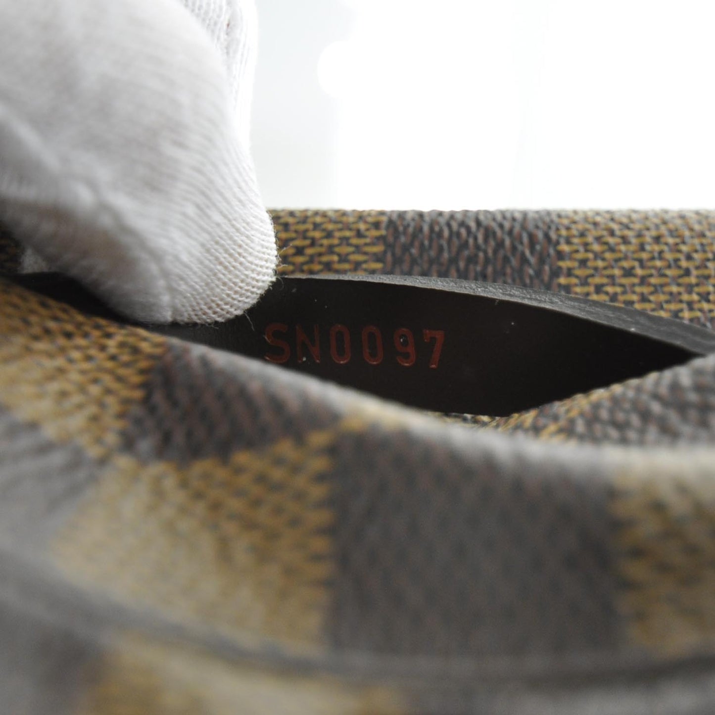 Damier Ebene Etui Okapi Case GM
