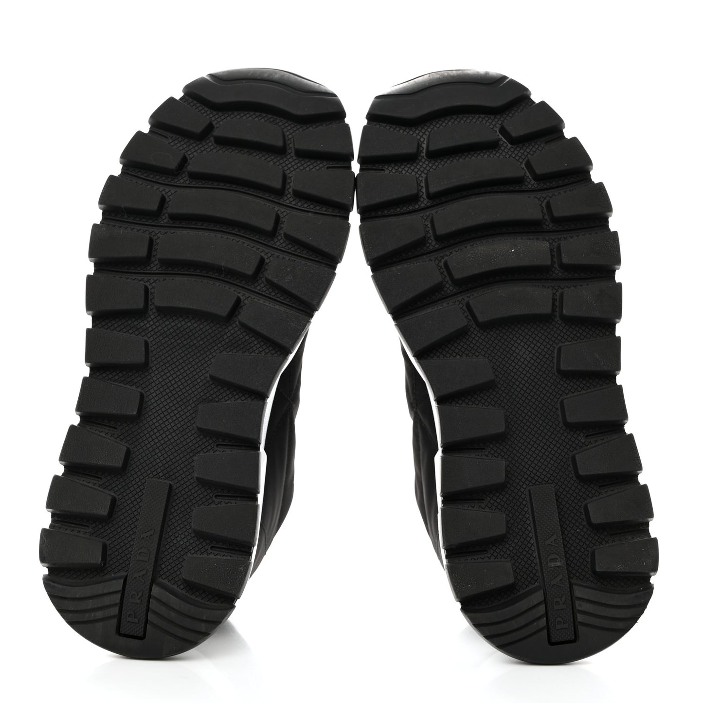 Re-Nylon Piuma Metal Triangle Logo Quilted 45mm Sneakers 37 Black