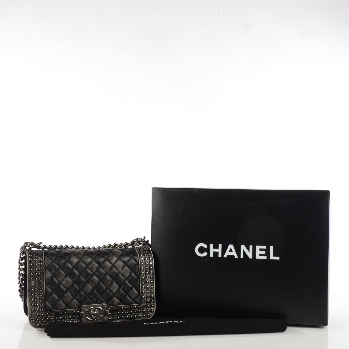 Faded Calfskin Medium Studded Boy Flap Black