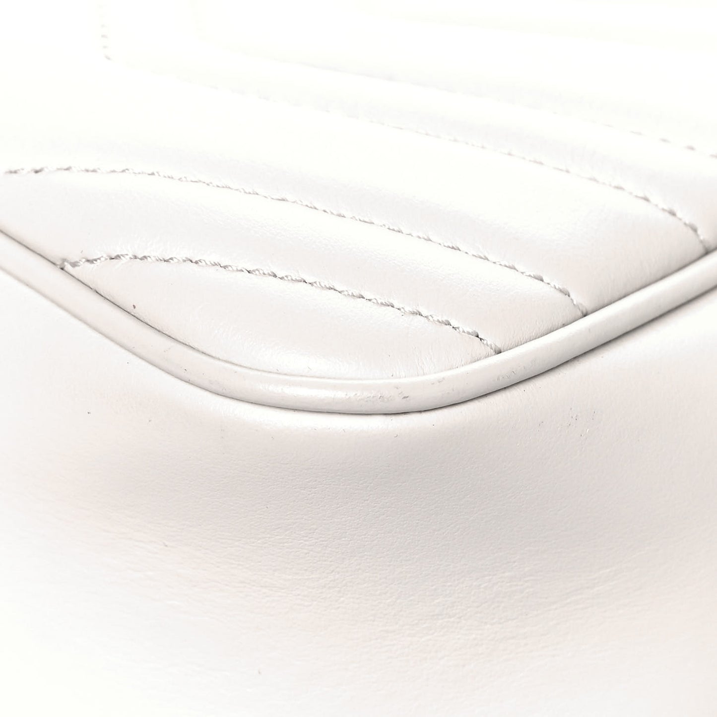 Calfskin Matelasse Small GG Marmont Chain Shoulder Bag White