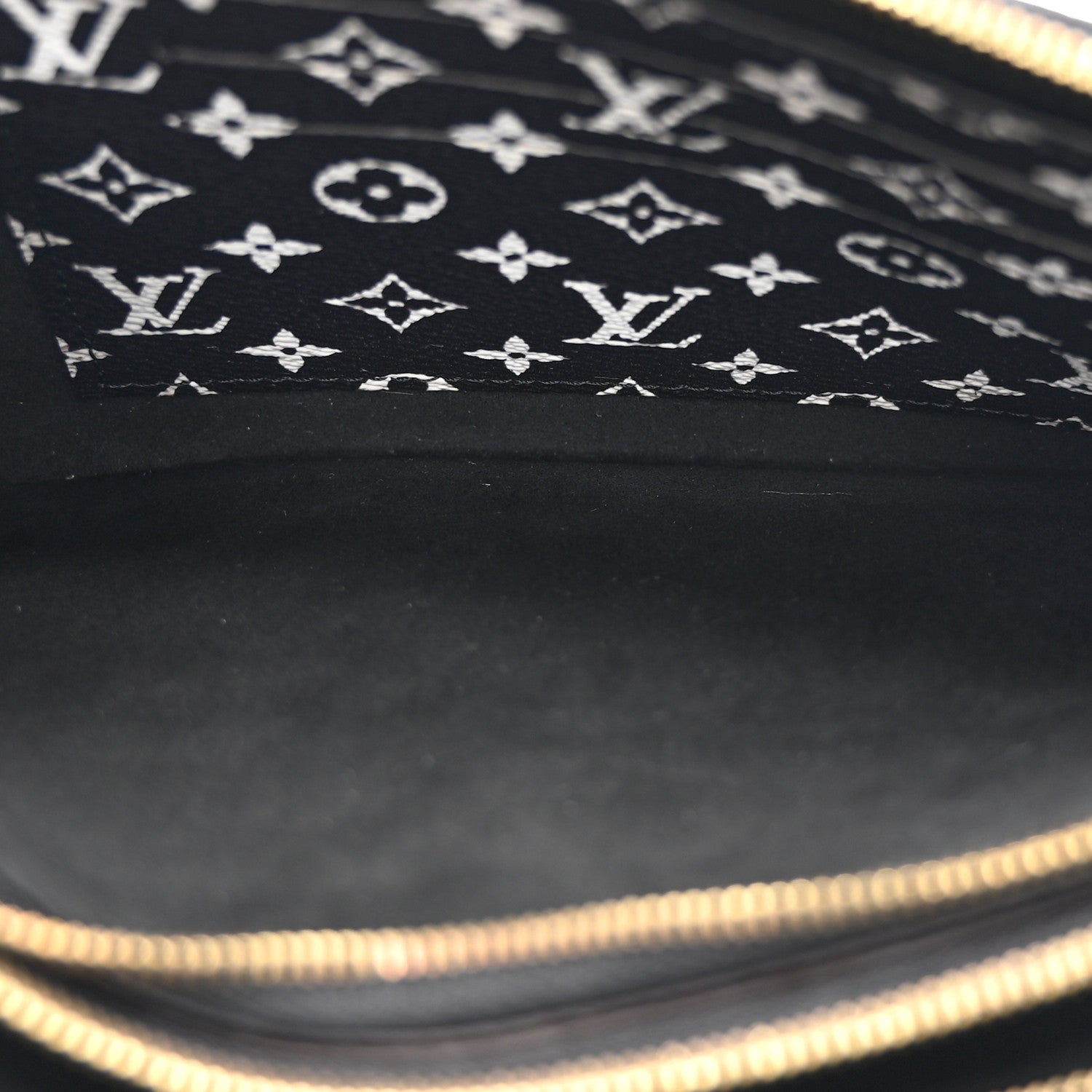 Louis Vuitton Monogram Giant Jungle Pochette Double Zip Black 5 of 11