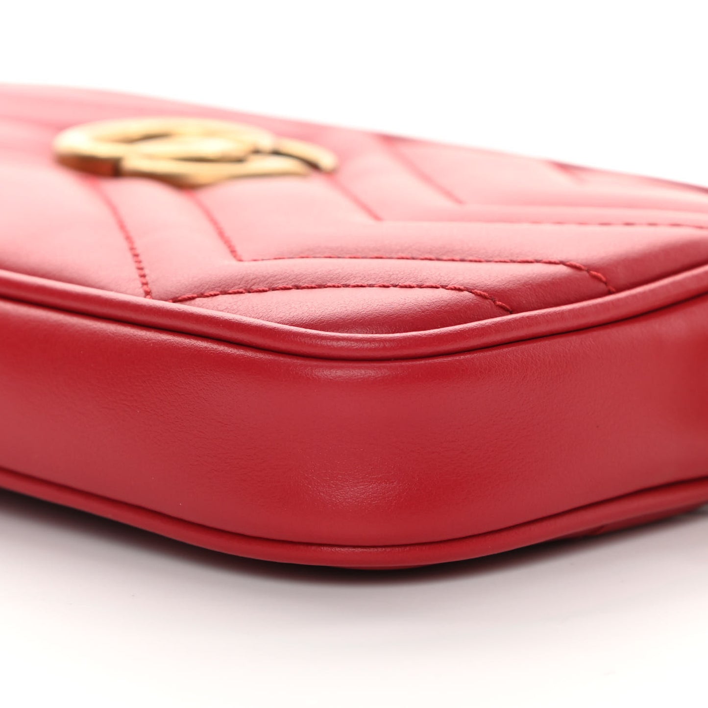 Calfskin Matelasse Mini GG Marmont Chain Crossbody Bag Hibiscus Red