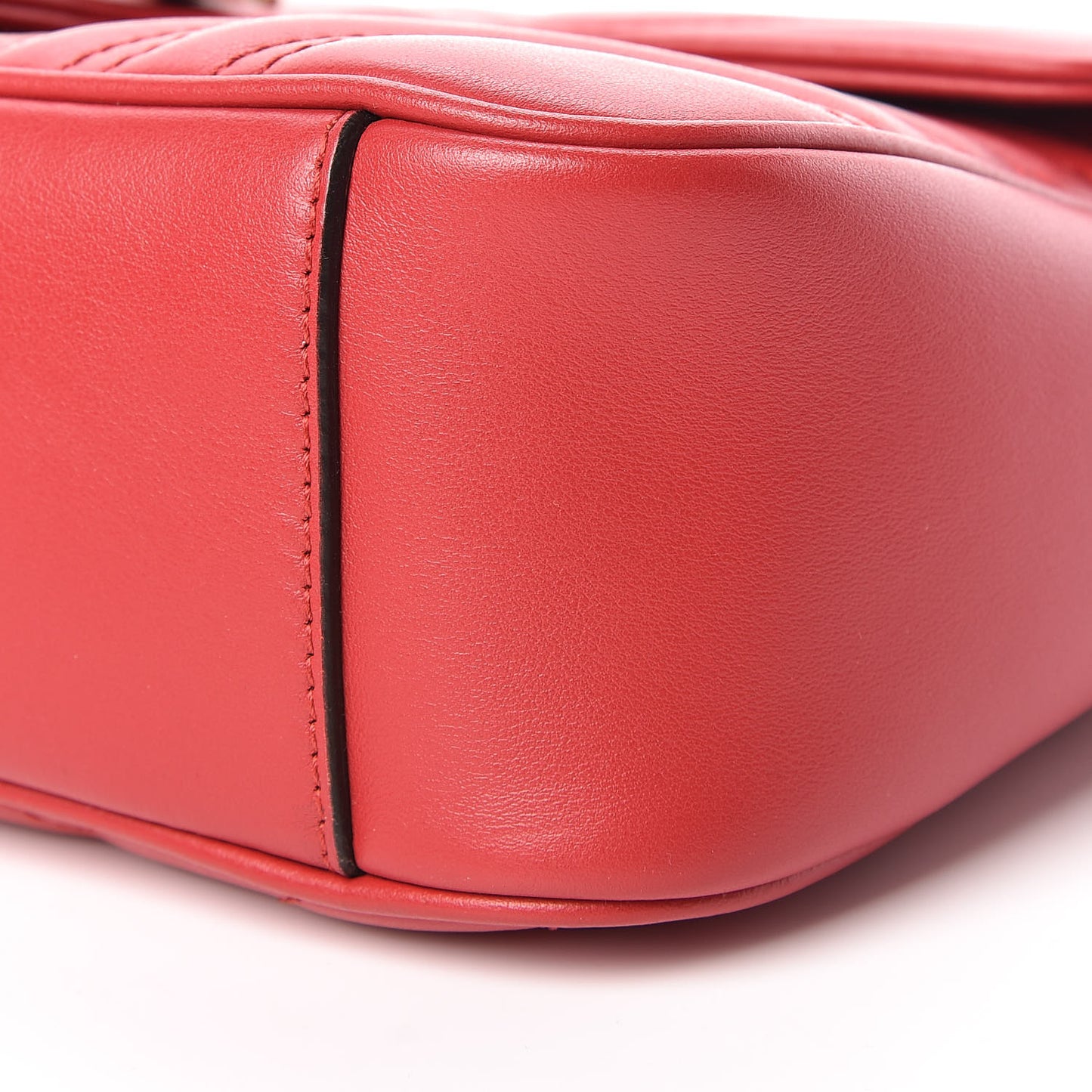 Calfskin Matelasse Small GG Marmont Shoulder Bag Hibiscus Red