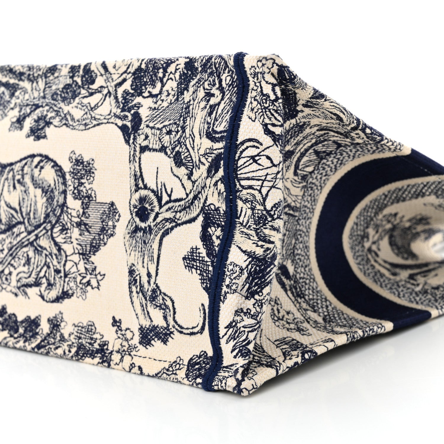 Christian Dior Canvas Embroidered Medium Dioriviera Toile De Jouy Book Tote Blue 18 of 27