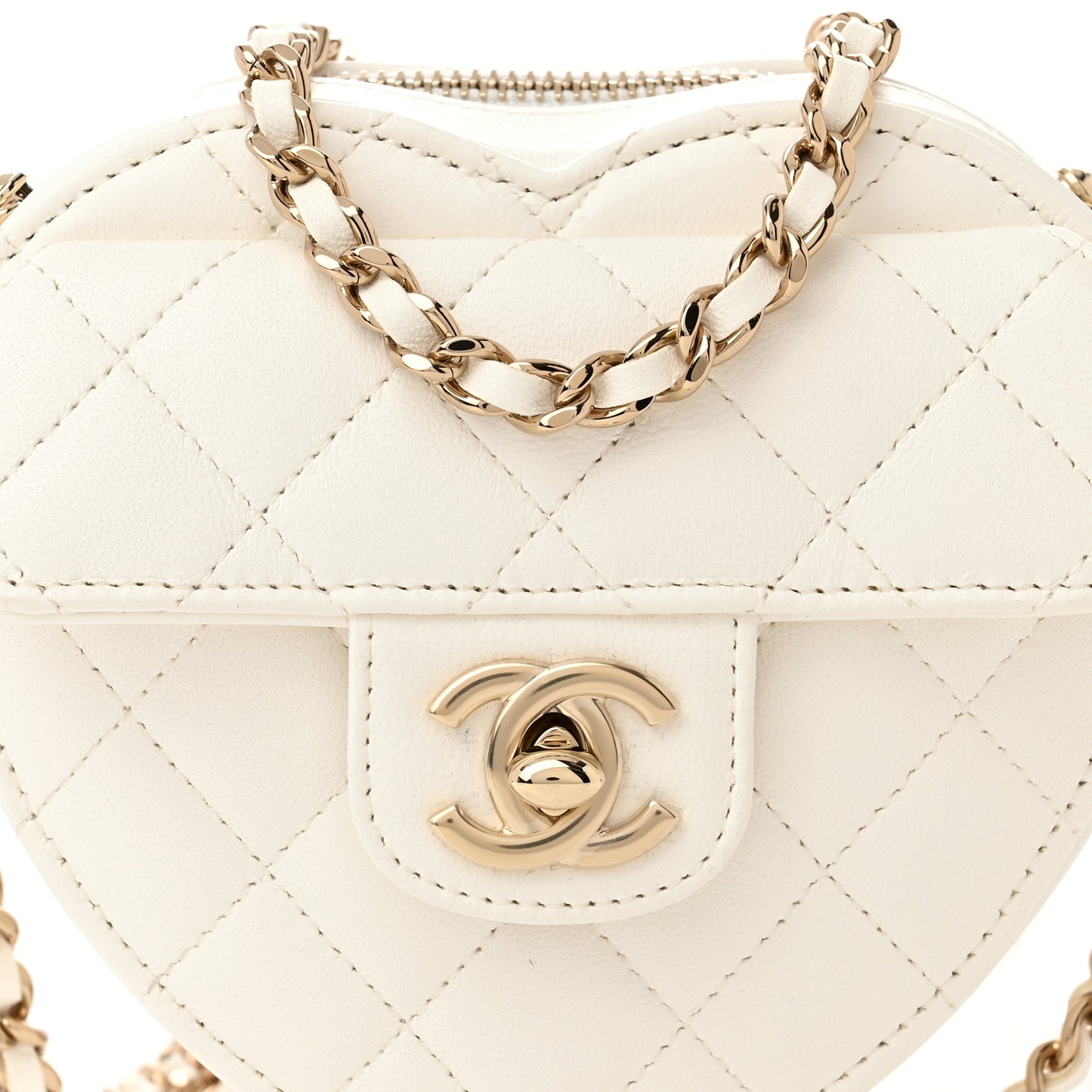 Lambskin Quilted CC In Love Heart Clutch With Chain White