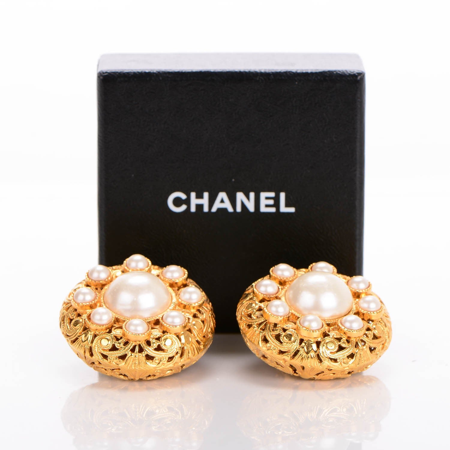 Chanel Pearl Clip On Earrings Gold 5 of 5