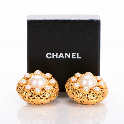 Chanel Pearl Clip On Earrings Gold 5 of 5