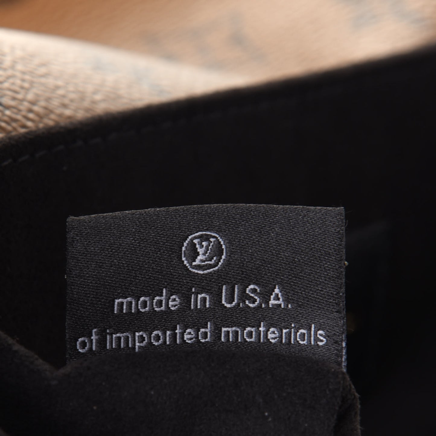Reverse Monogram Pochette Metis