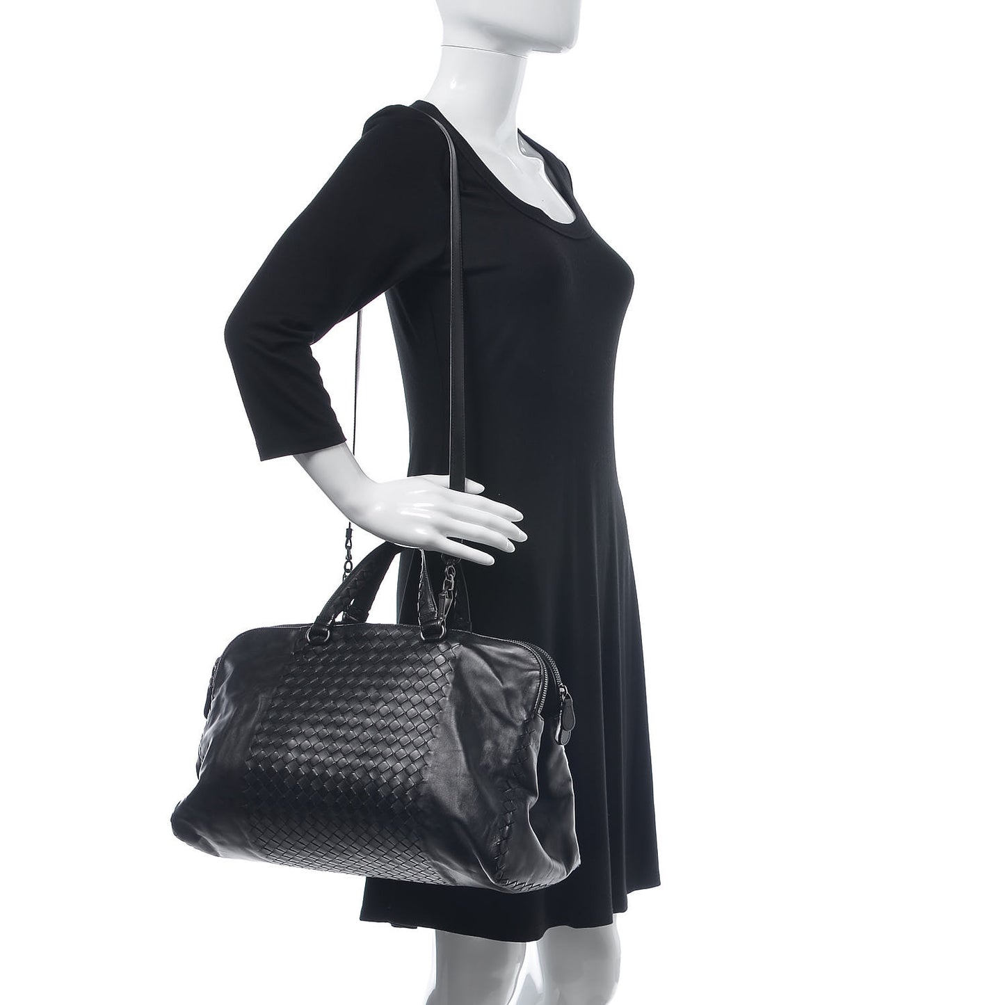 Calfskin Intrecciato Large Leggero Tote Black