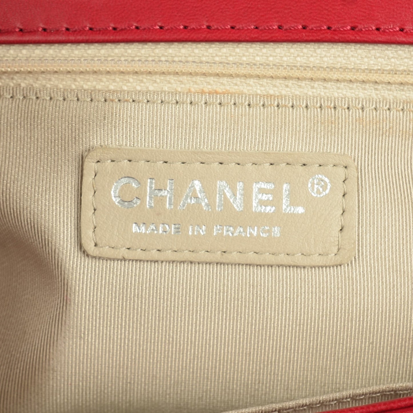 Lambskin Perforated New Medium Boy Flap Red