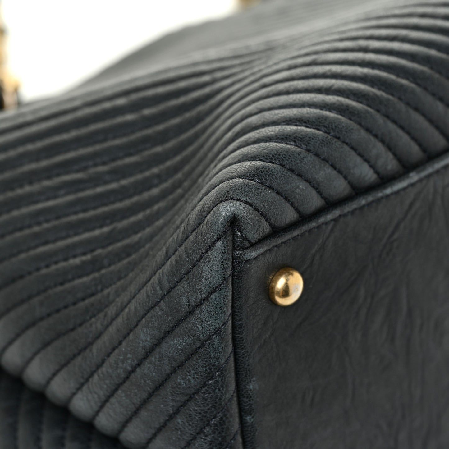 Wrinkled Lambskin Chevron Quilted Large Surpique Tote Black