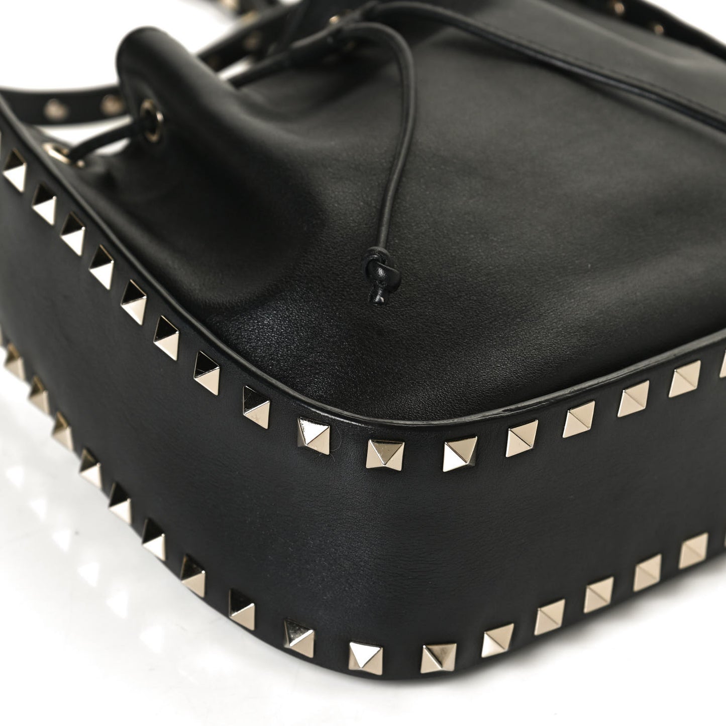 Vitello Rockstud Bucket Bag Black