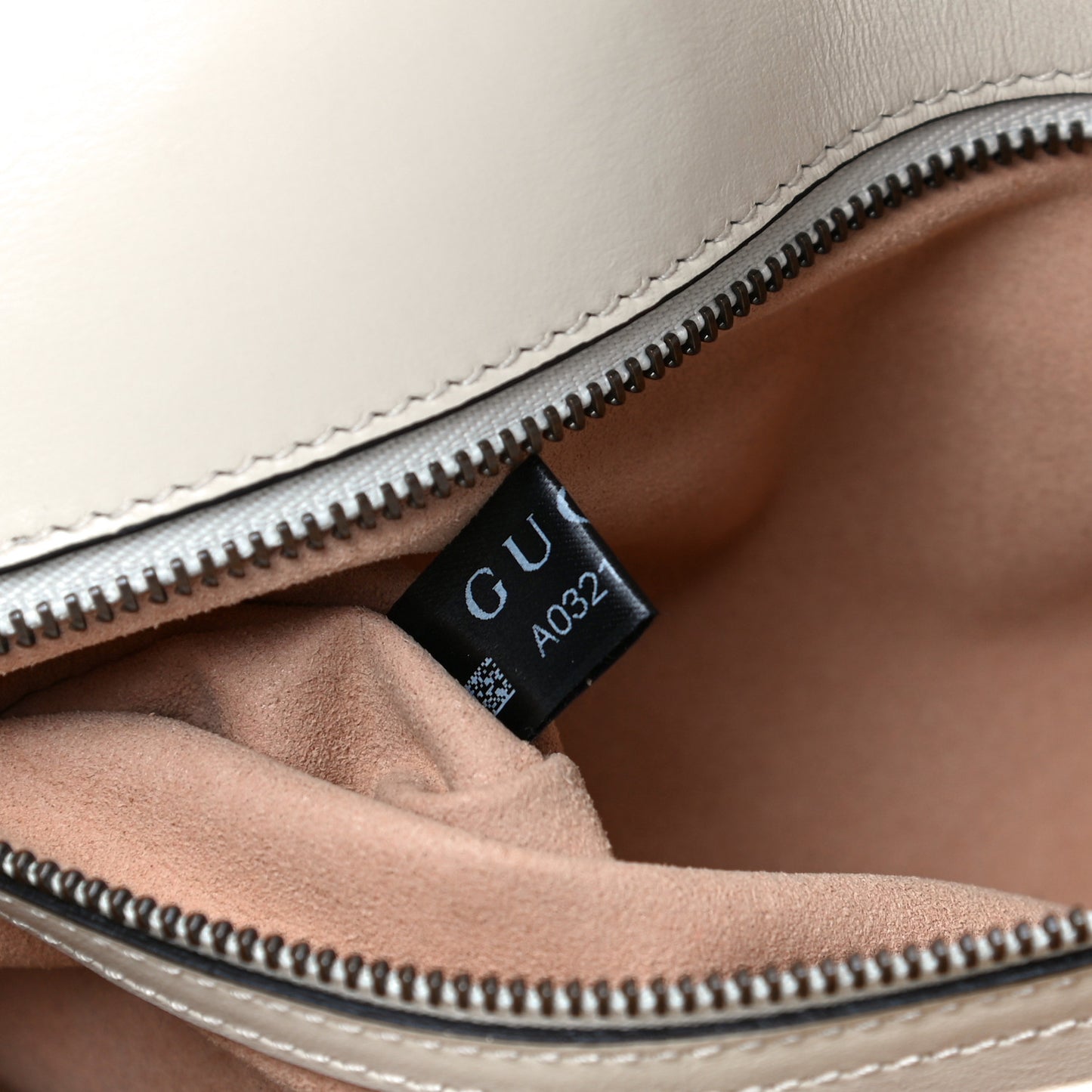 Calfskin Matelasse Small GG Marmont Shoulder Bag White