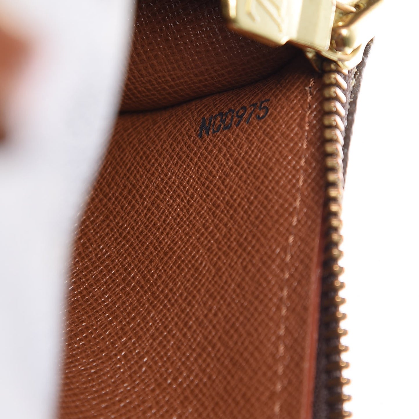 Monogram Papillon 26