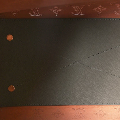 Louis Vuitton Reverse Mahina Carmel Hobo Gray 5 of 10