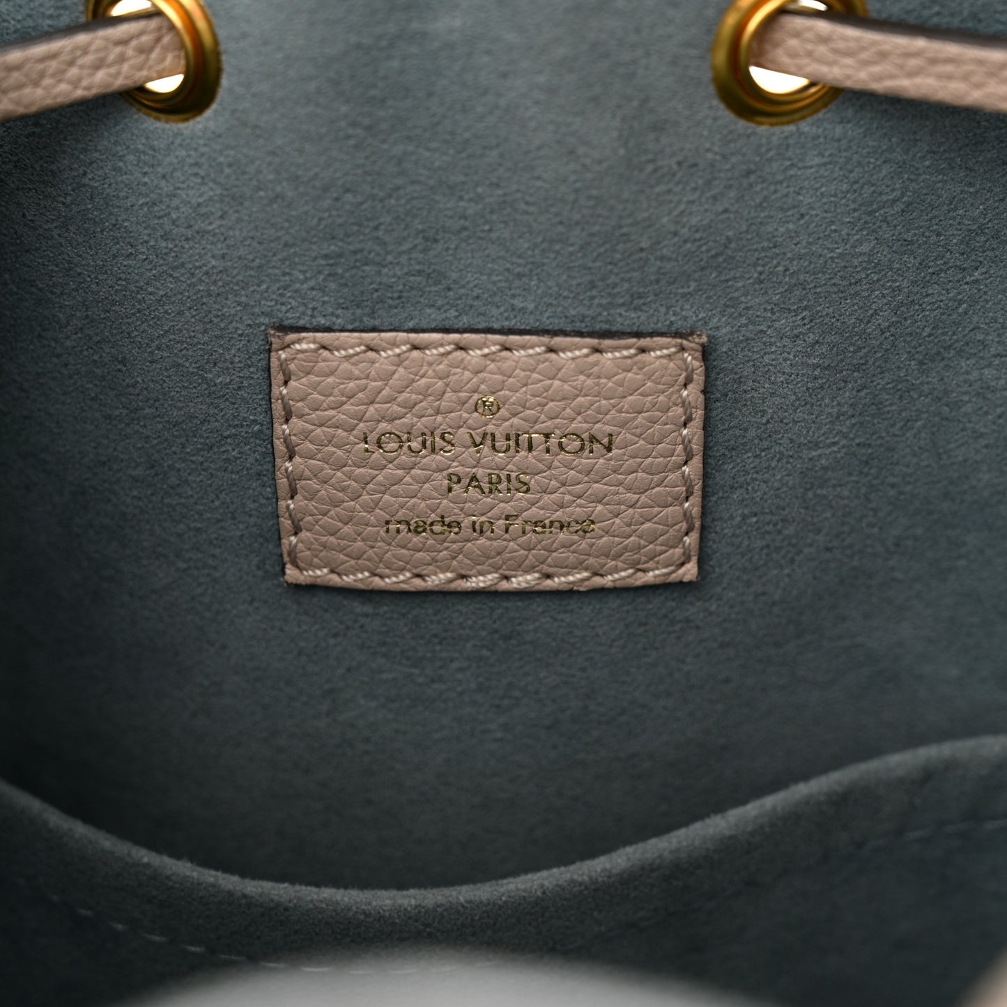 Calfskin Lockme Bucket MM Greige