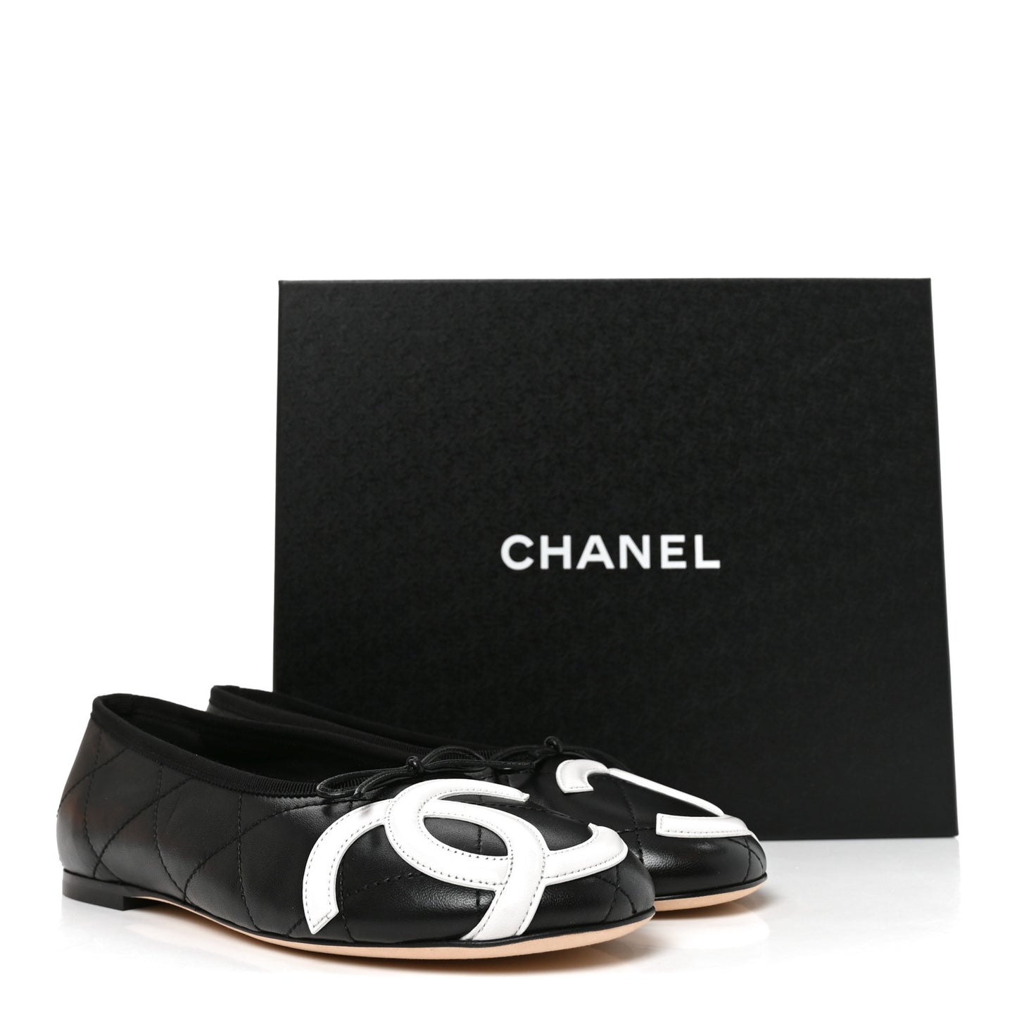 Lambskin Quilted CC Cambon Ballet Flats 38 Black White