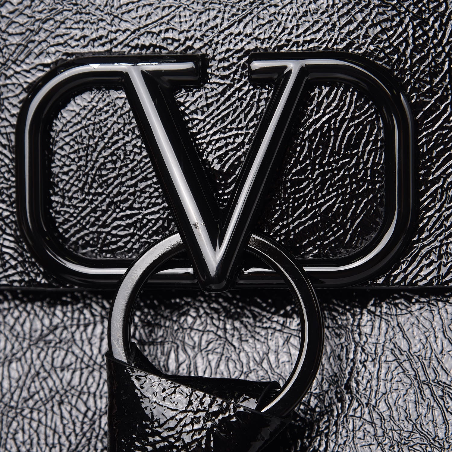 Valentino Garavani Textured Patent Calfskin Medium Vring Shoulder Bag Black 7 of 11