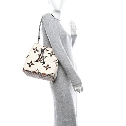 Louis Vuitton LOUIS VUITTON Monogram Giant Jungle NéoNoé Ivory 2 of 11