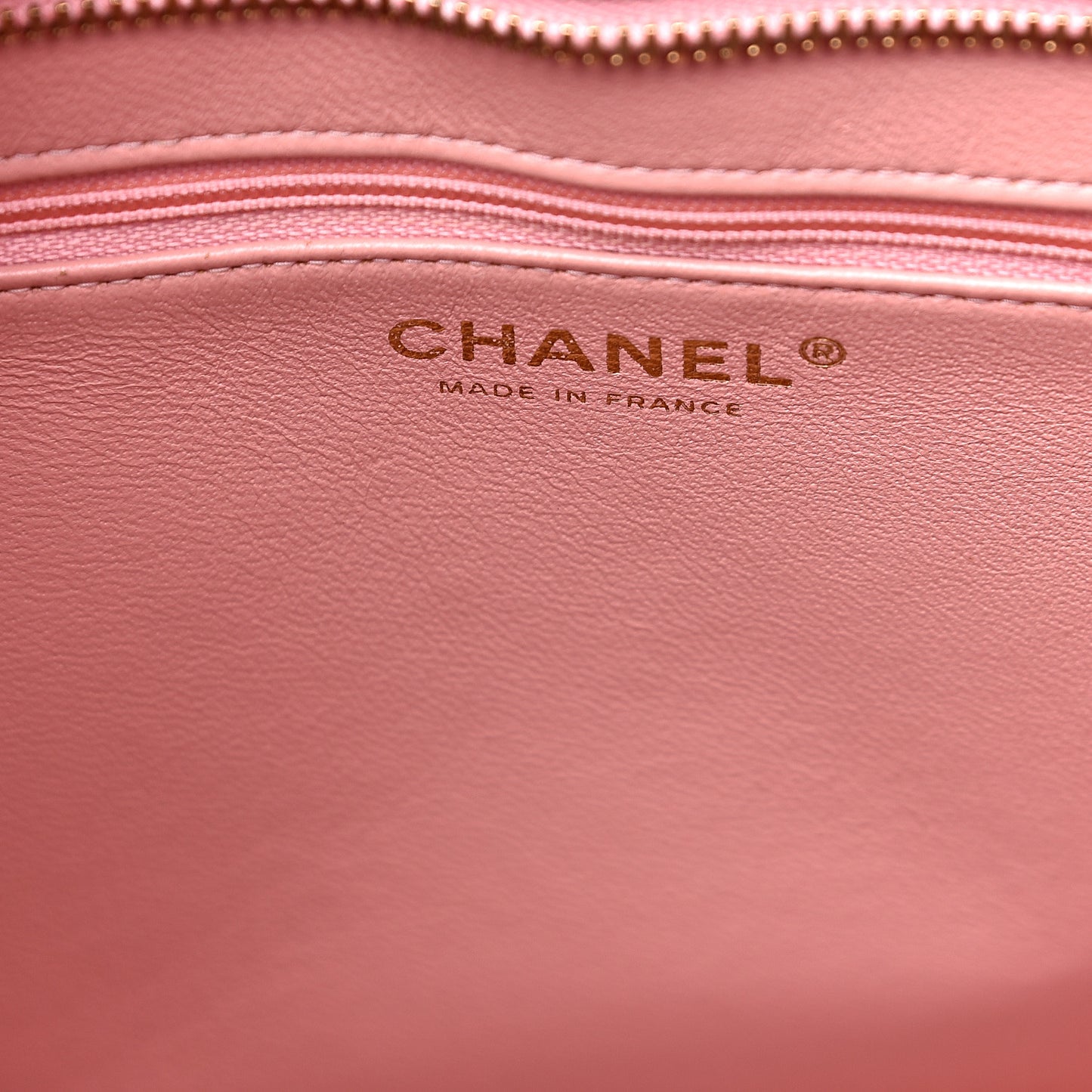 Caviar Quilted Medallion Tote Light Pink