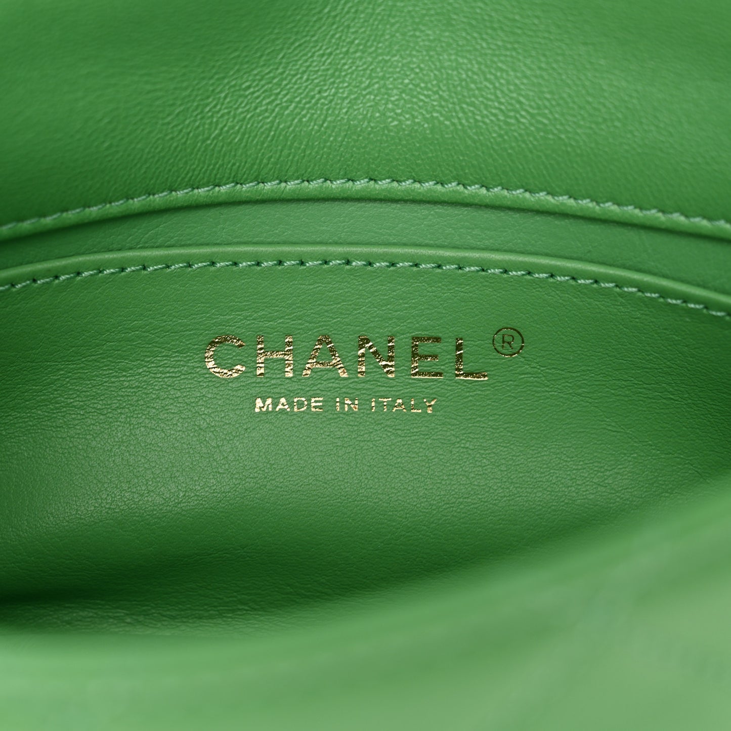 Shiny Lambskin Small Chain Is More Flap Green