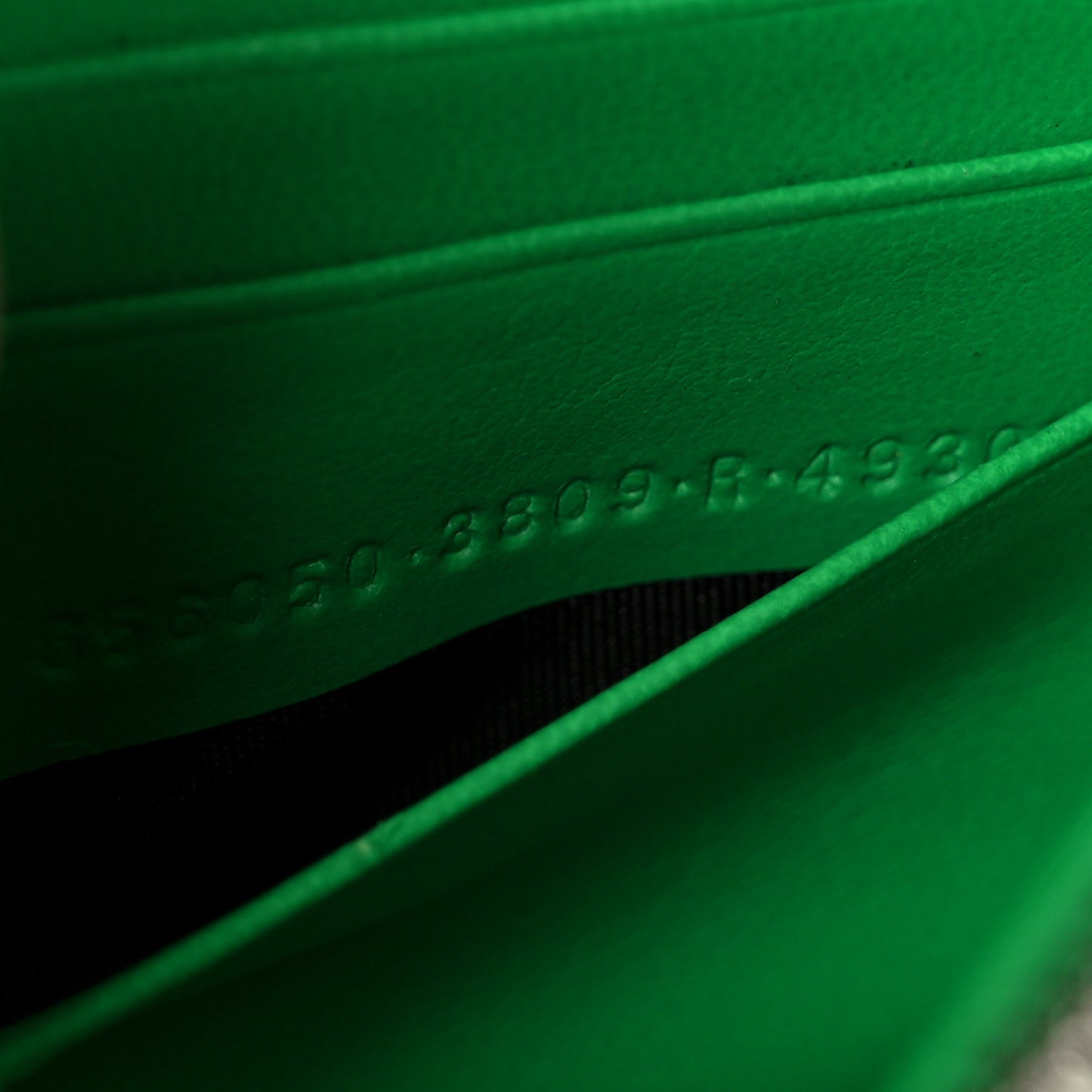 Shiny Calfskin Crocodile Embossed Hourglass Chain Bag Vivid Green