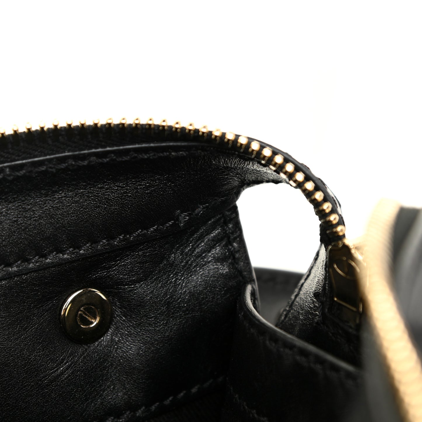 Vitello Lovestud Shoulder Bag Black