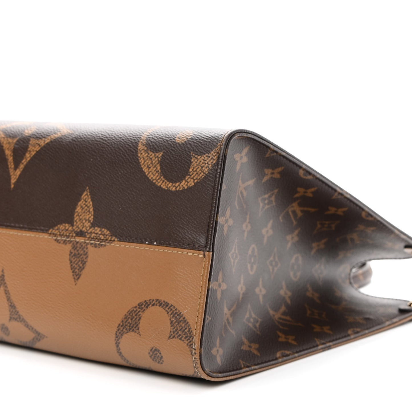 Reverse Monogram Giant Onthego MM