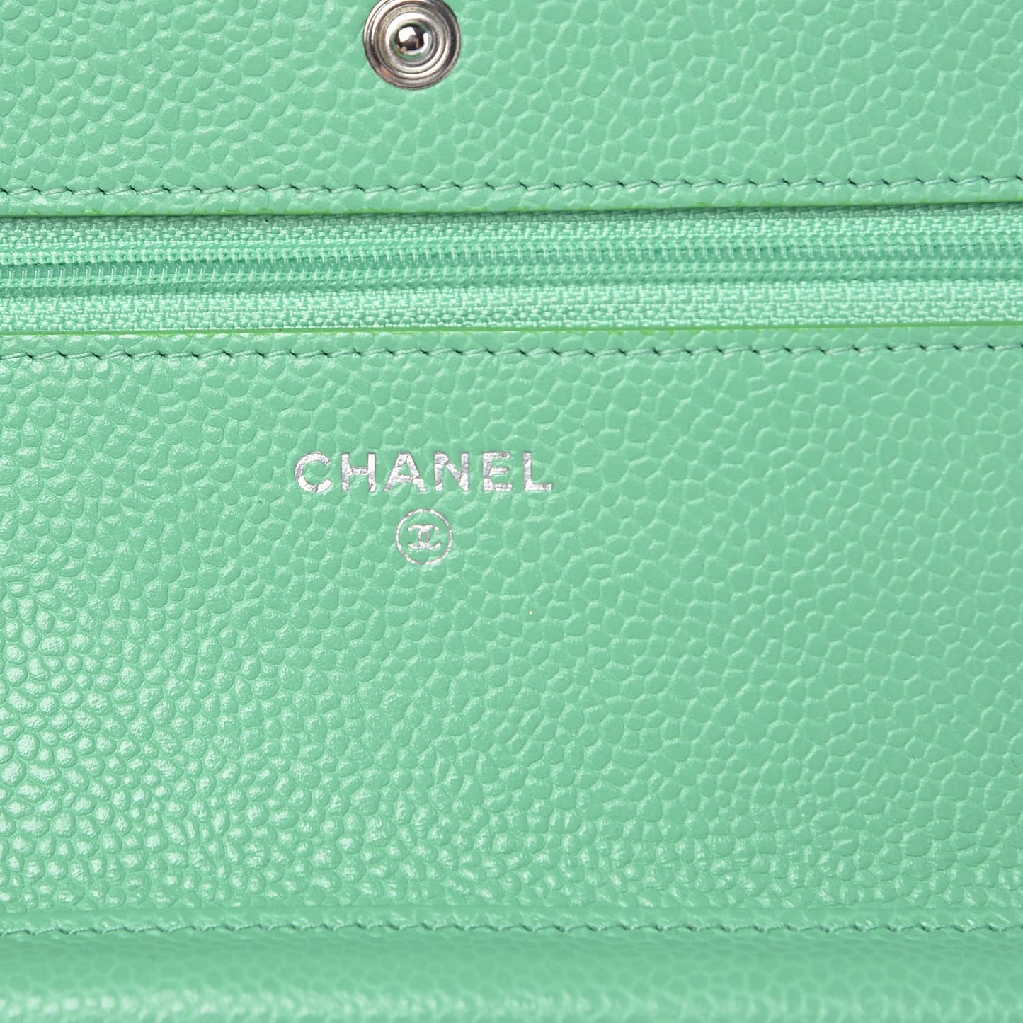 Caviar Chevron Quilted Wallet On Chain WOC Green
