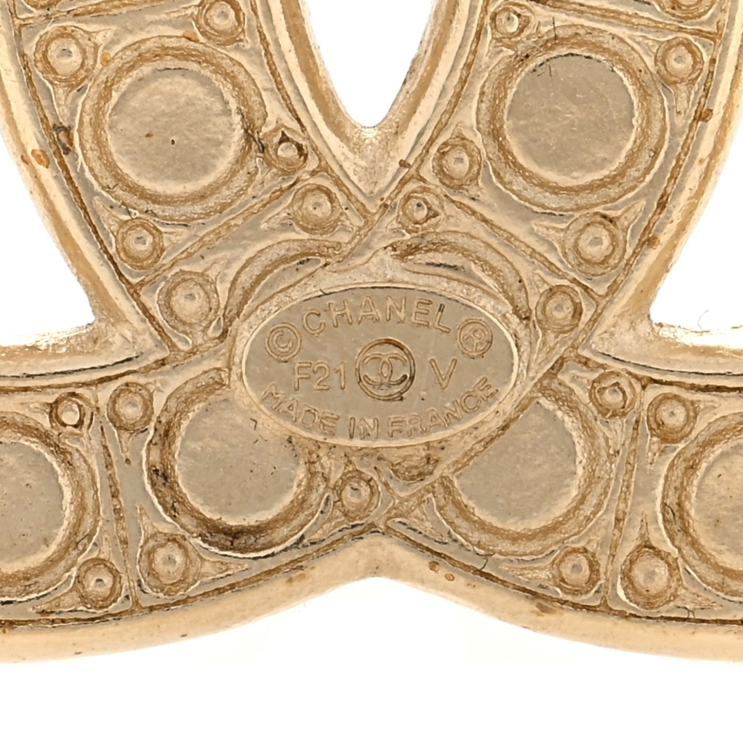 Metal Crystal Graduated Pearl CC Brooch Gold