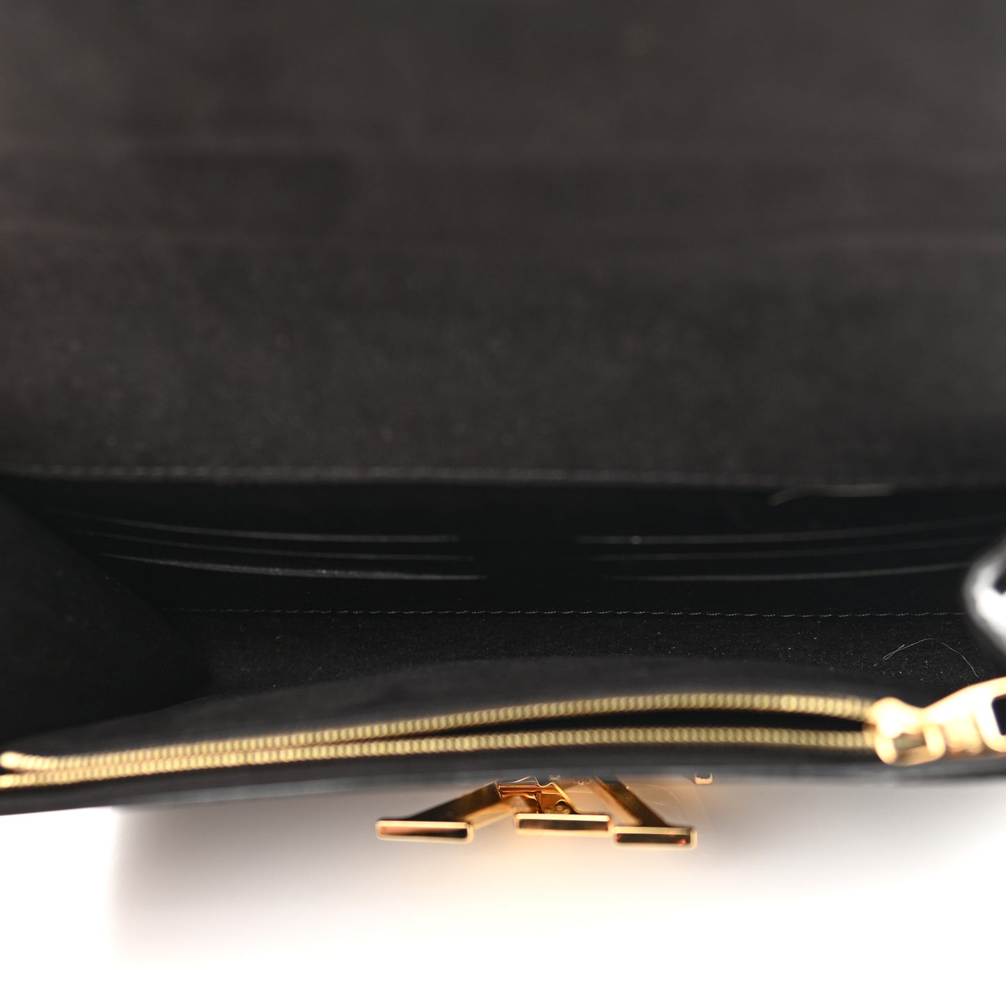 Calfskin Chain Louise GM Black