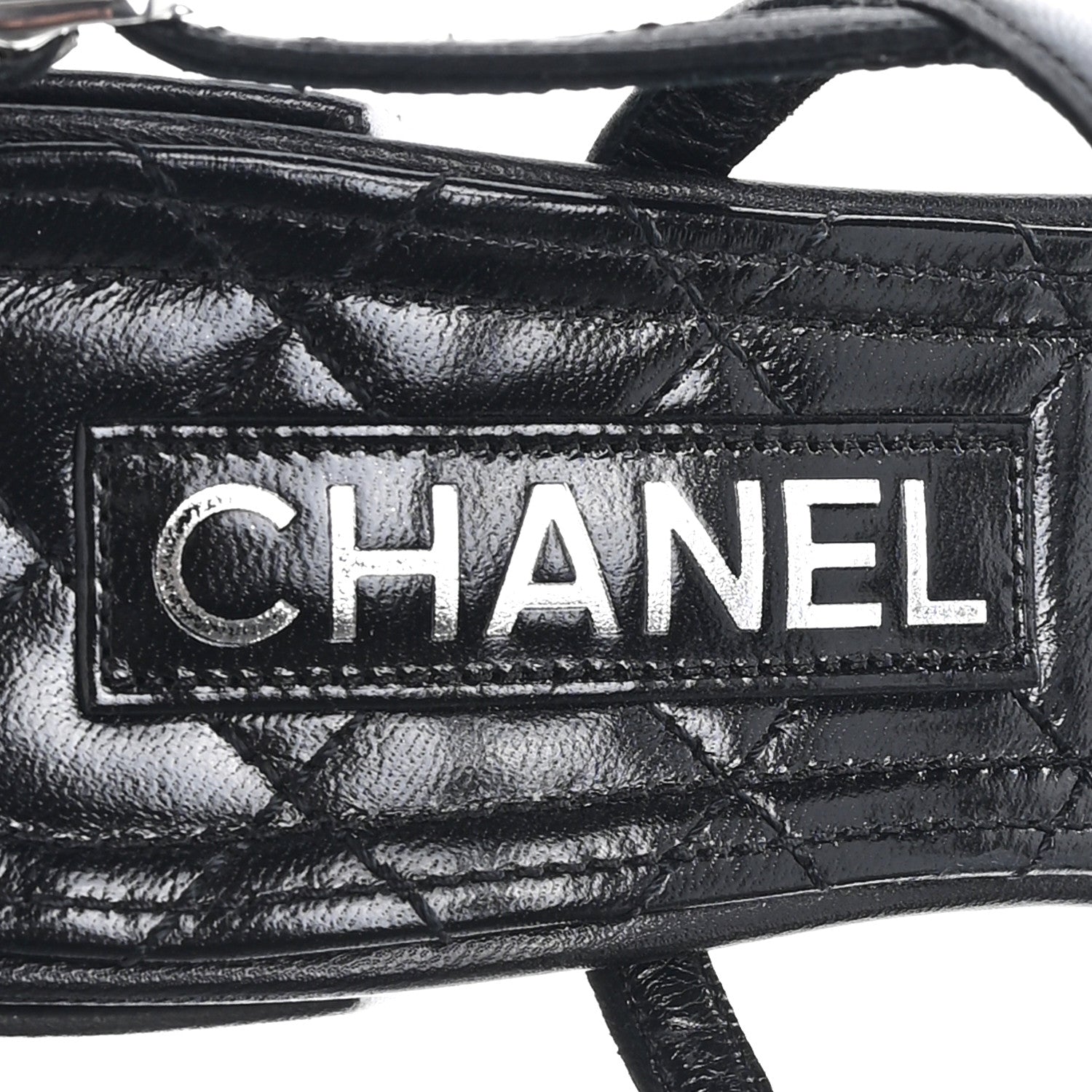 m*︎様 CHANEL ミュール　37 クロス　ラメ入り Chanel Laminated Lambskin Pearl CC Sandals 37.5 Black 1802544