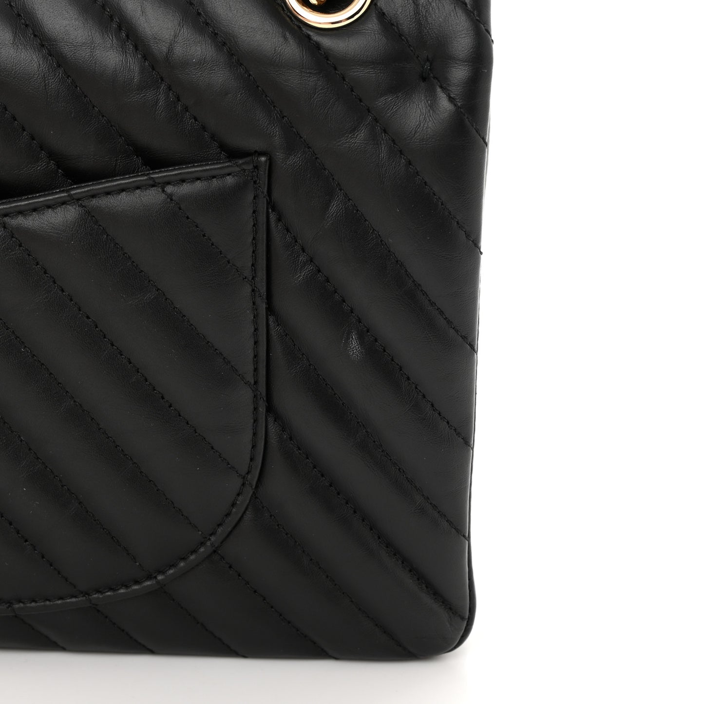 Aged Calfskin Chevron Quilted 2.55 Reissue 226 Flap Black