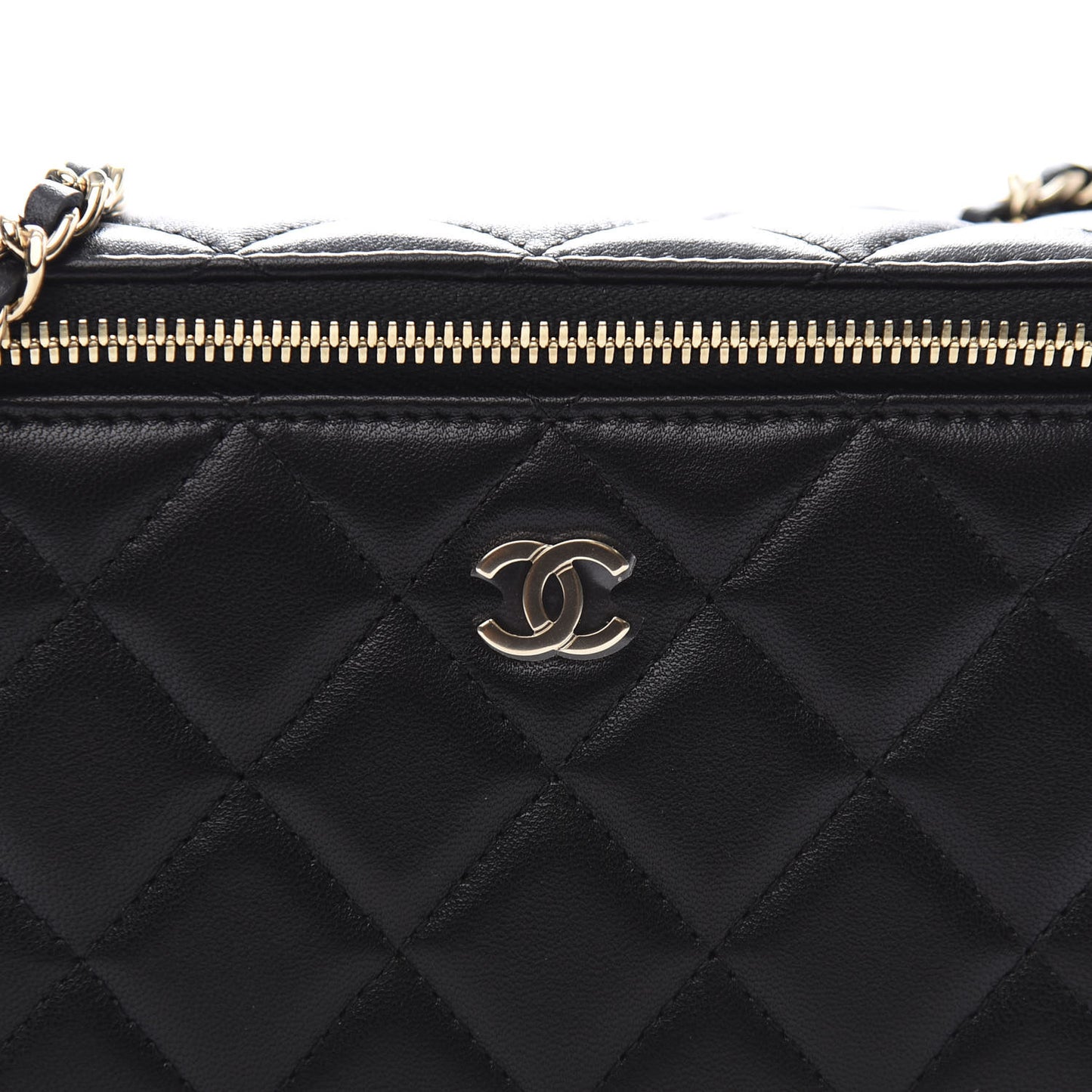 Lambskin Quilted Small Vanity Case With Chain Black