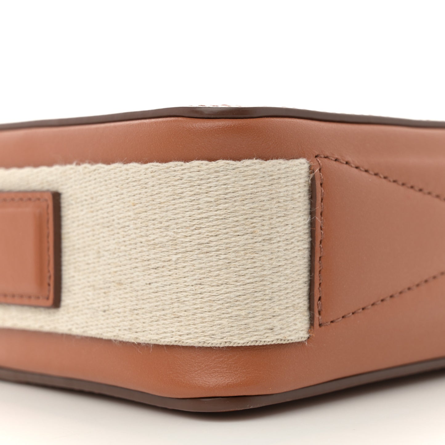Smooth Calfskin Le Cuerda Horizontal Light Brown
