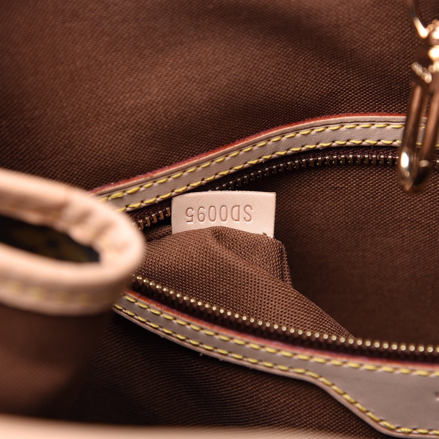 Louis Vuitton Monogram Batignolles Horizontal 9 of 10