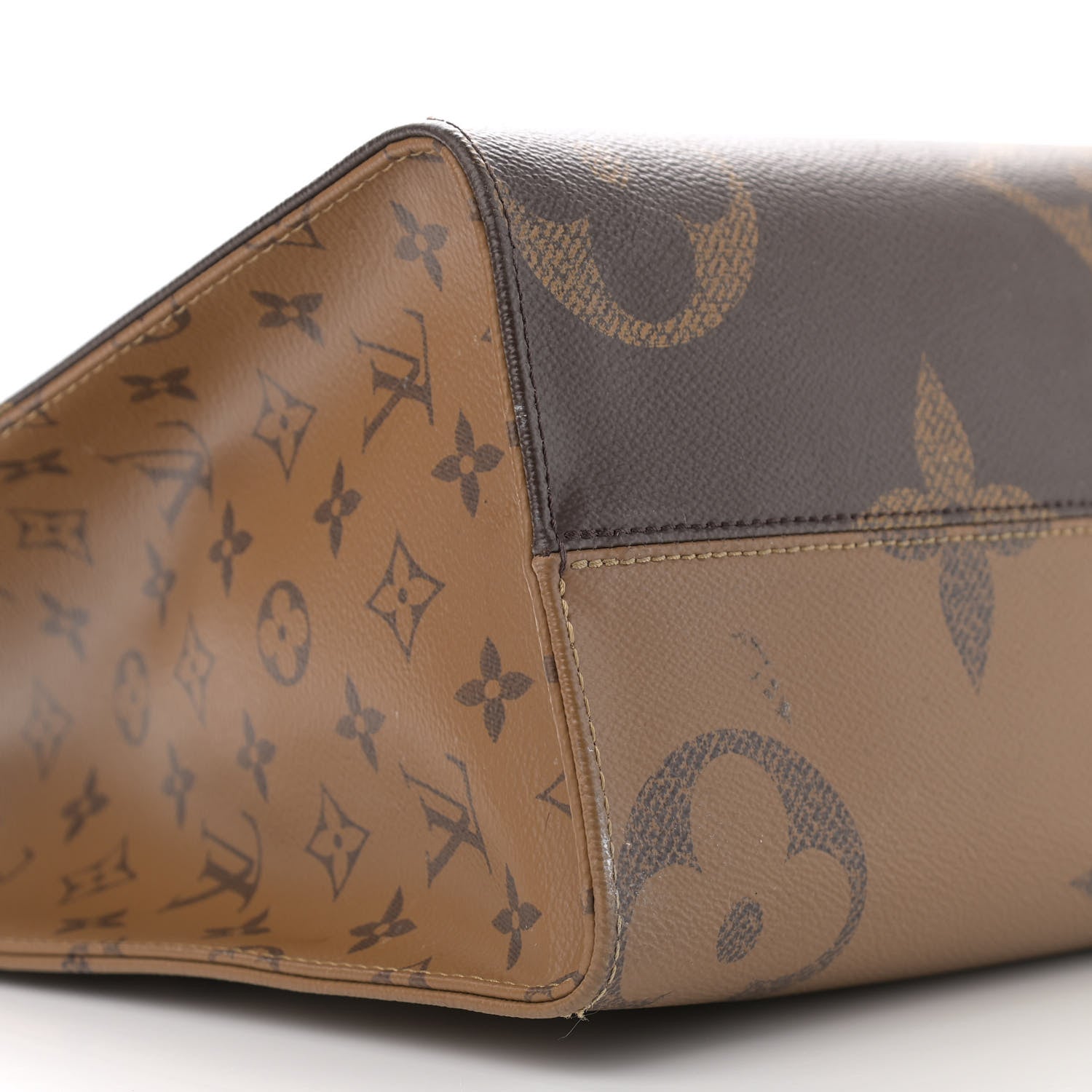 Louis Vuitton Reverse Monogram Giant Onthego MM 9 of 14