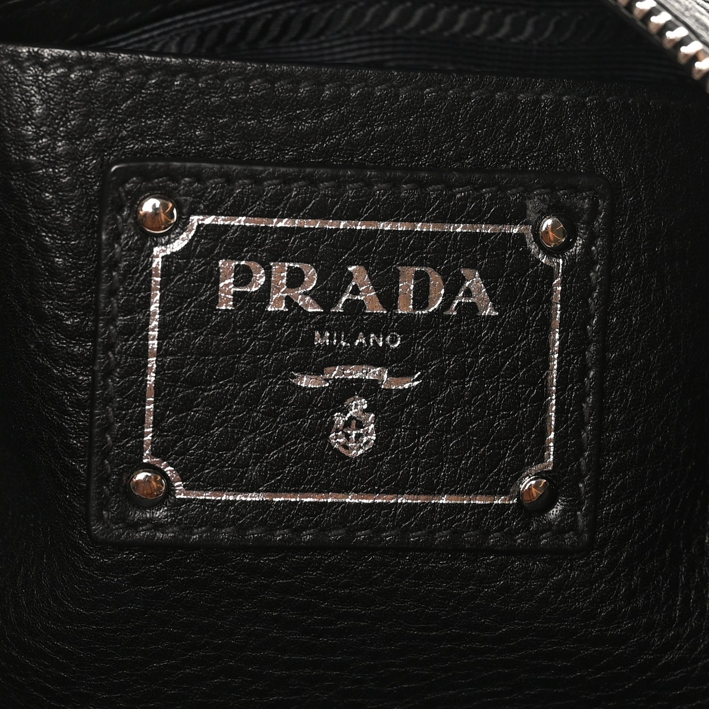 Vitello Phenix Shoulder Bag Black