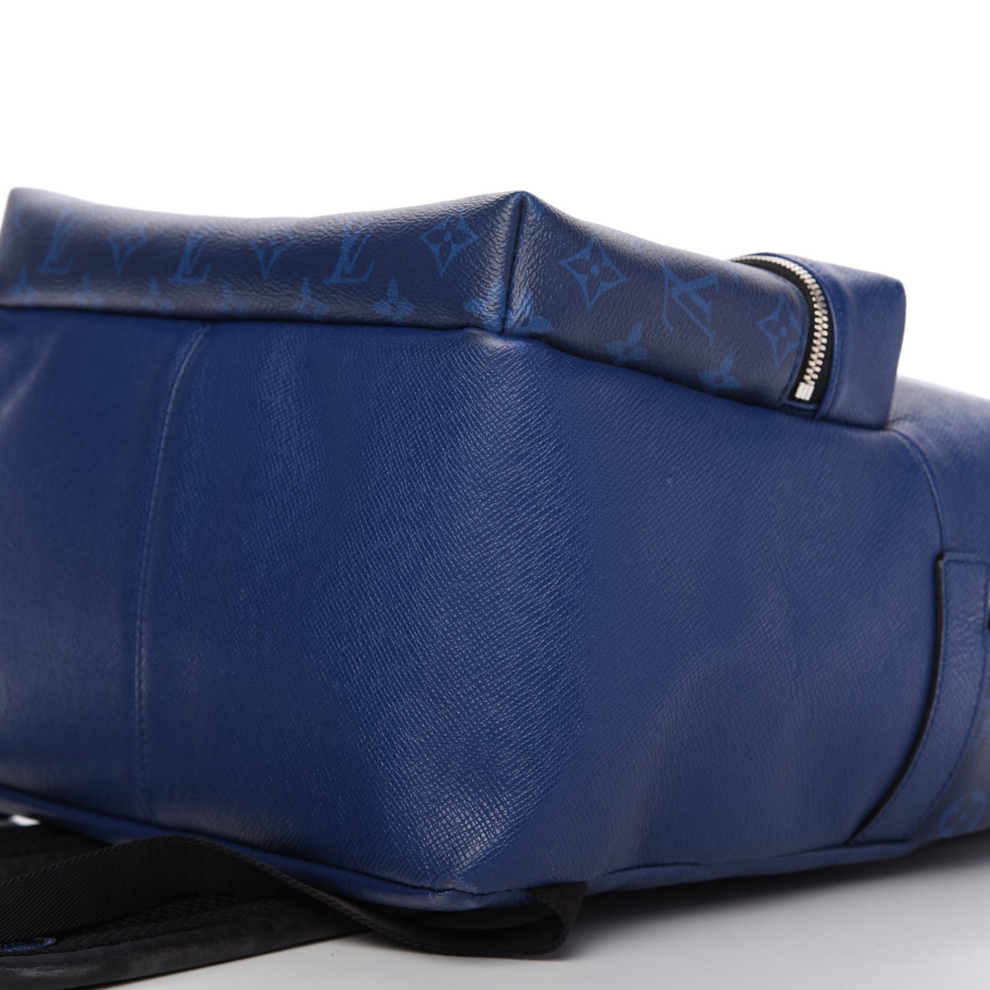 Taiga Monogram Discovery Backpack PM Cobalt