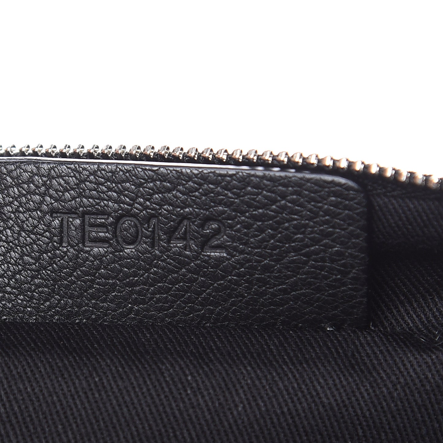 Sugar Goatskin Medium Antigona Pouch Black