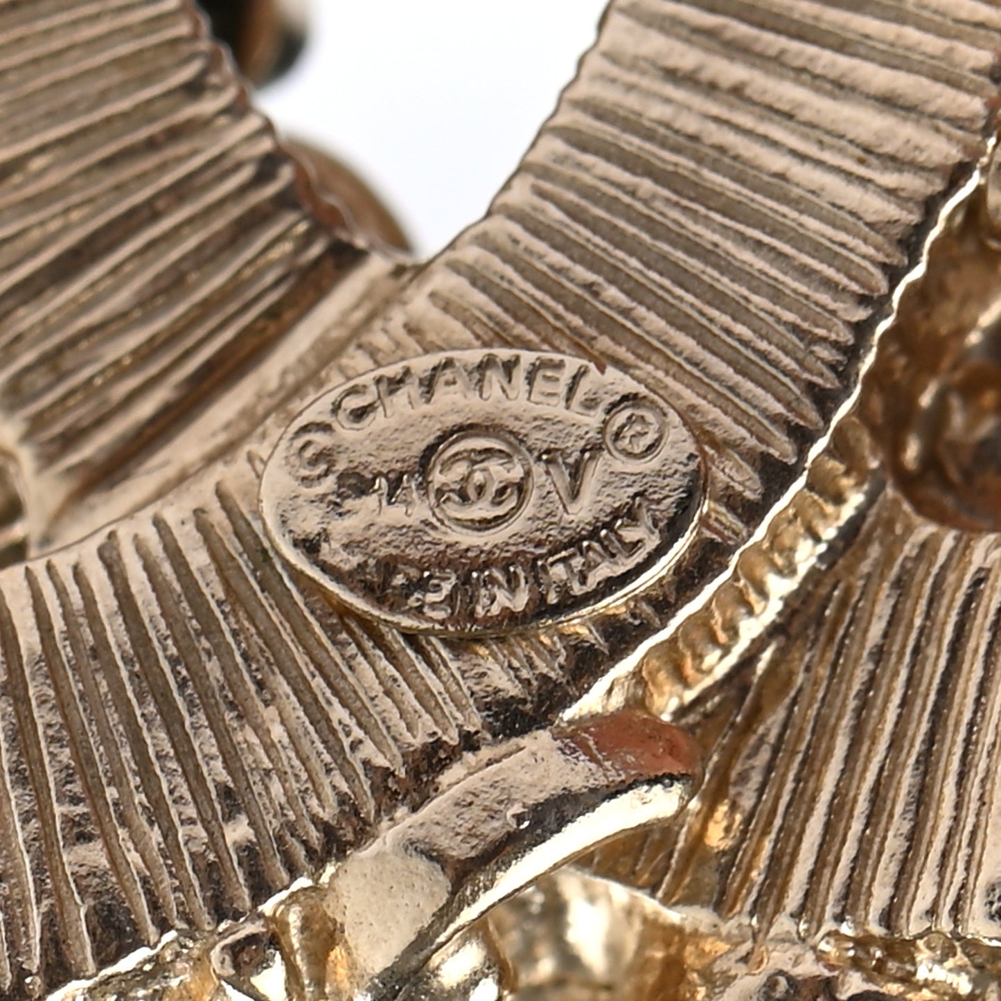 Enamel CC Baroque Brooch Black Gold