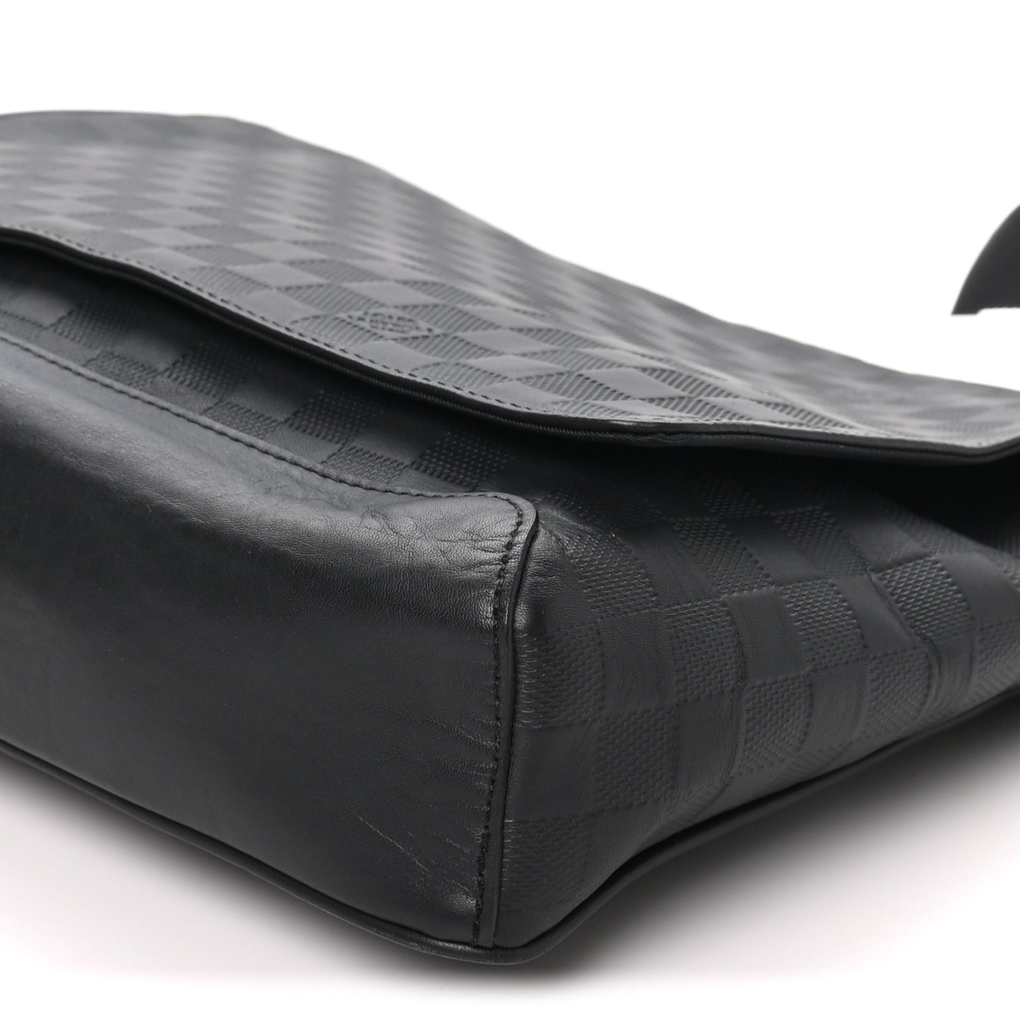 Damier Infini District MM Onyx
