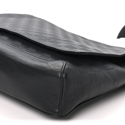 Louis Vuitton Damier Infini District MM Onyx 9 of 9