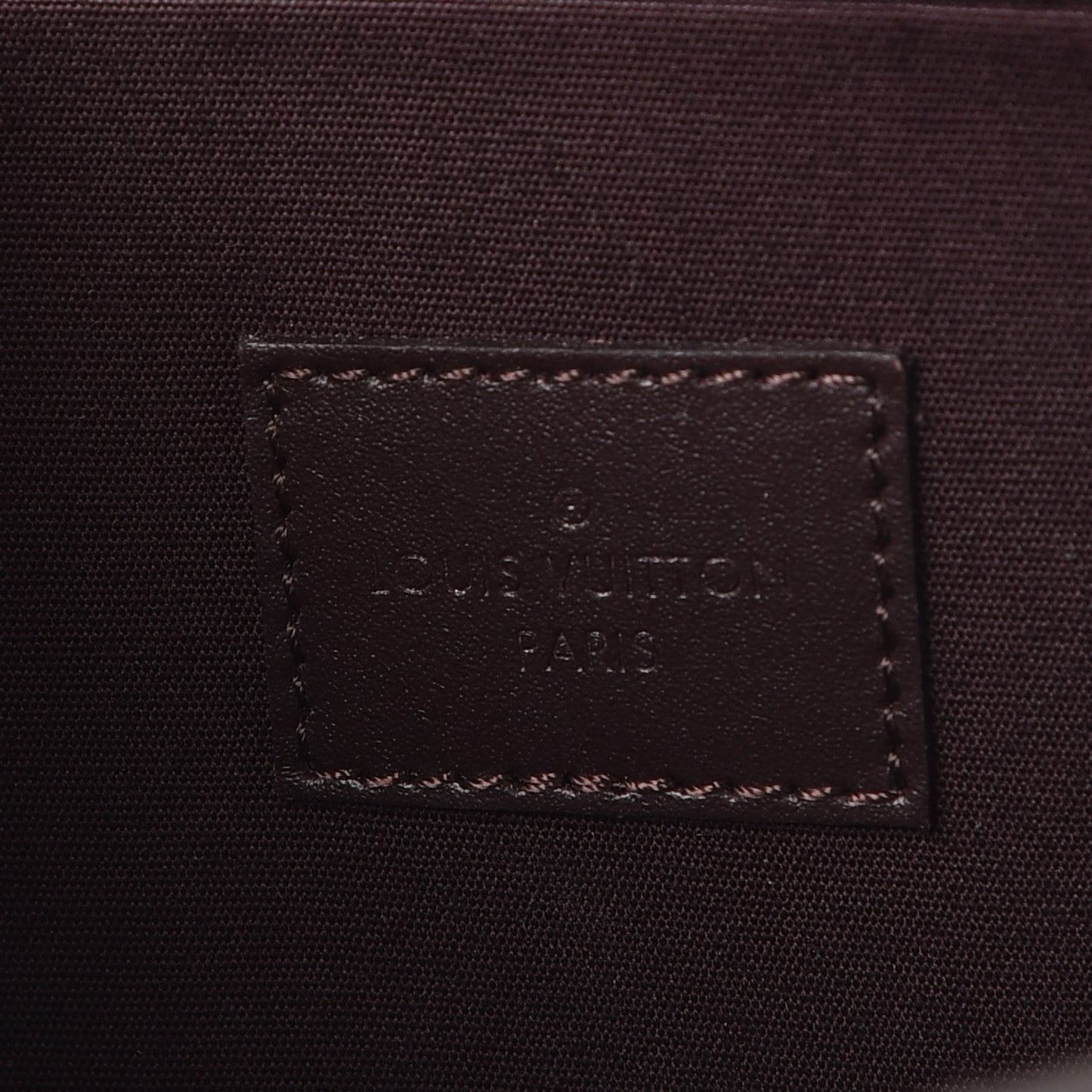 Vernis Pochette Felicie Chain Wallet Amarante