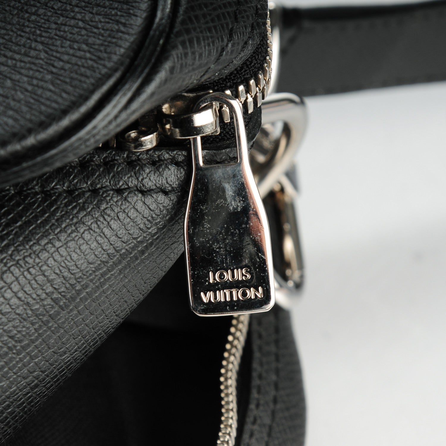 Louis Vuitton Taiga Overnight Ardoise 7 of 7