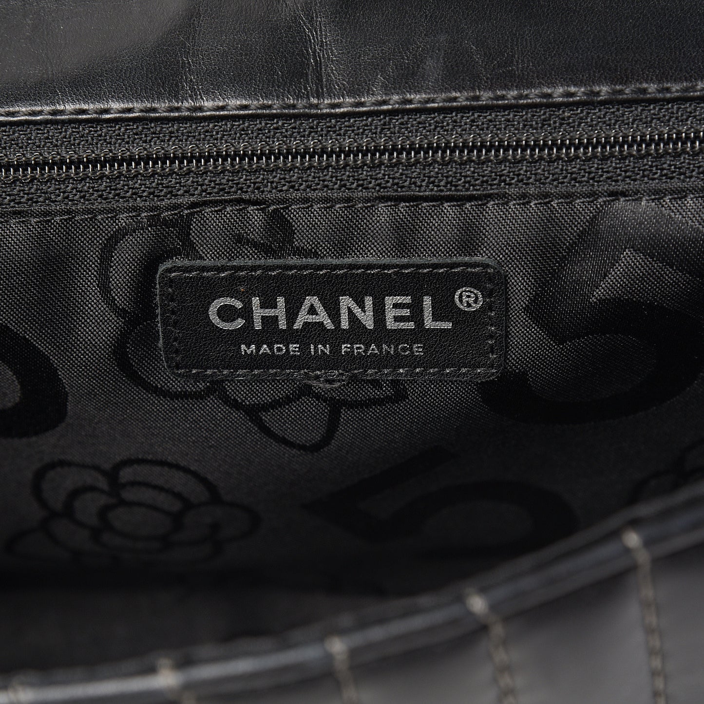 Lambskin Vertical Quilted Medium Single Flap Black